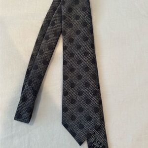 Ermenegildo Zegna Silk Wool Tie Gray Black Polka Dot.  Made in Italy Luxury